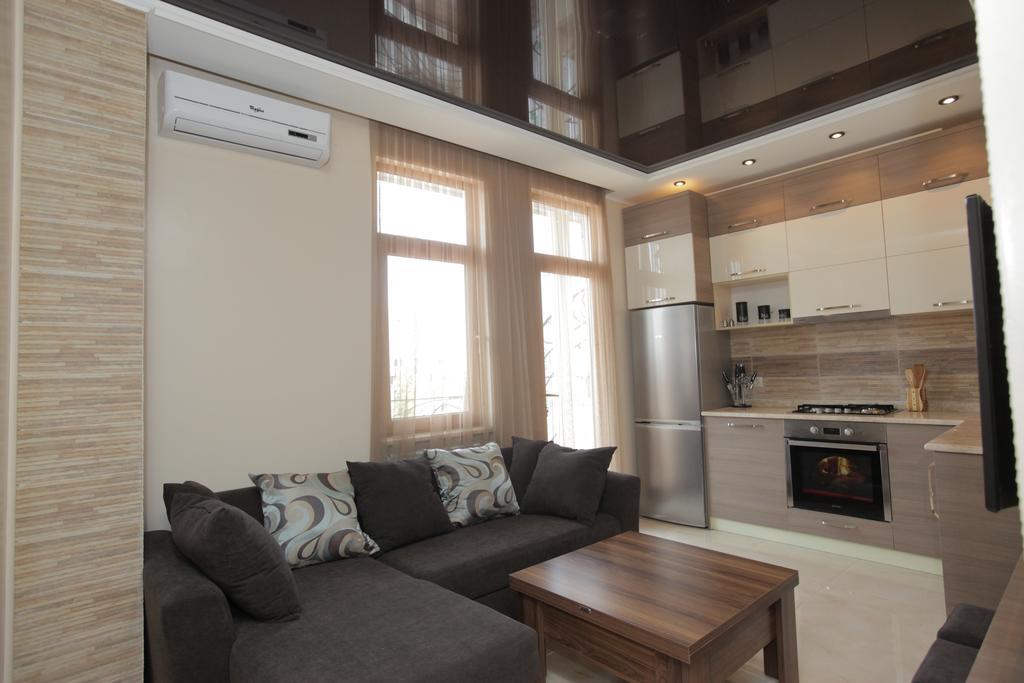Apartment With Summer Terrace Батуми Номер фото